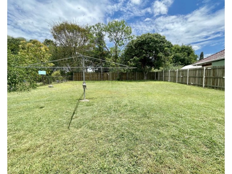 13 Brisbane Road, Newtown QLD 4305
