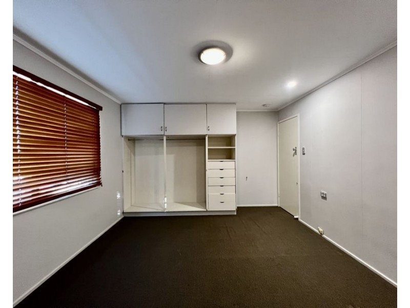 24 Emerald Street, Brassall QLD 4305