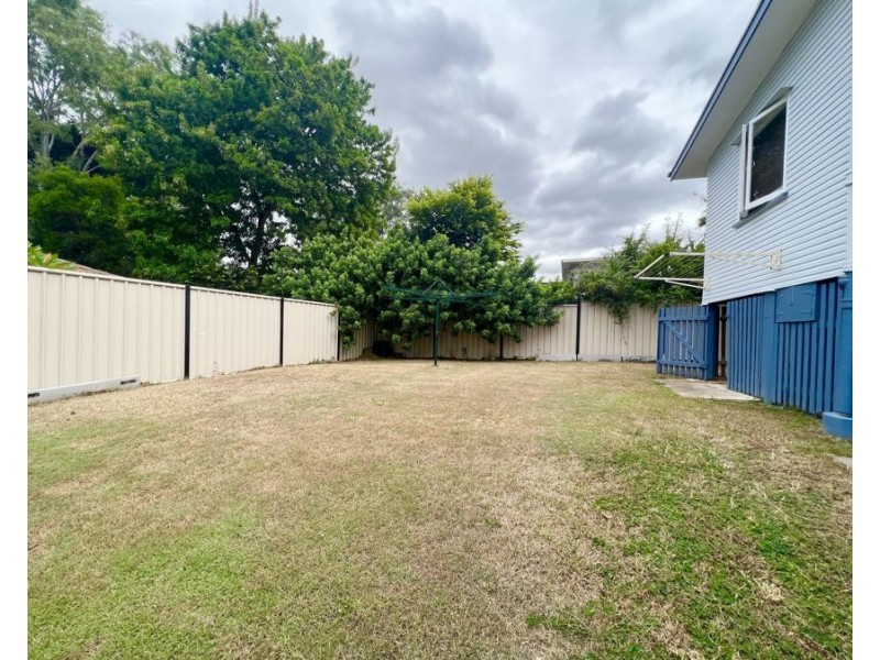 24 Emerald Street, Brassall QLD 4305