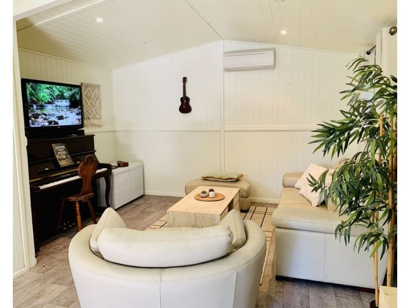 6 Herbert St, Sadliers Crossing QLD 4305