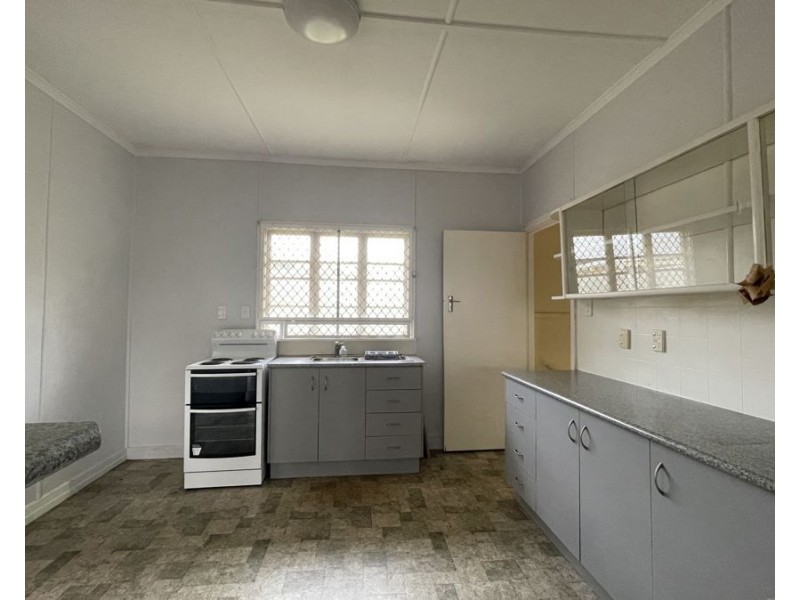 3 McLean St, North Ipswich QLD 4305