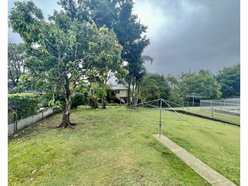16 Horton St, Bundamba QLD 4304