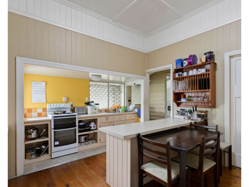 44 Clifton Street, Booval QLD 4304