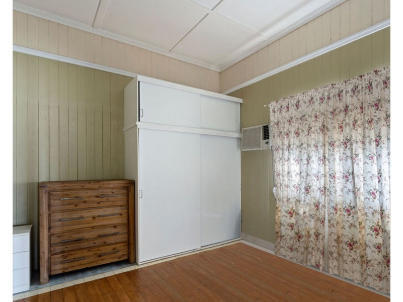 44 Clifton Street, Booval QLD 4304