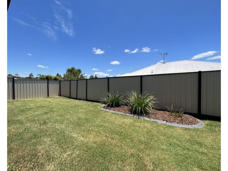 3 Jondaryan Court, Brassall QLD 4305