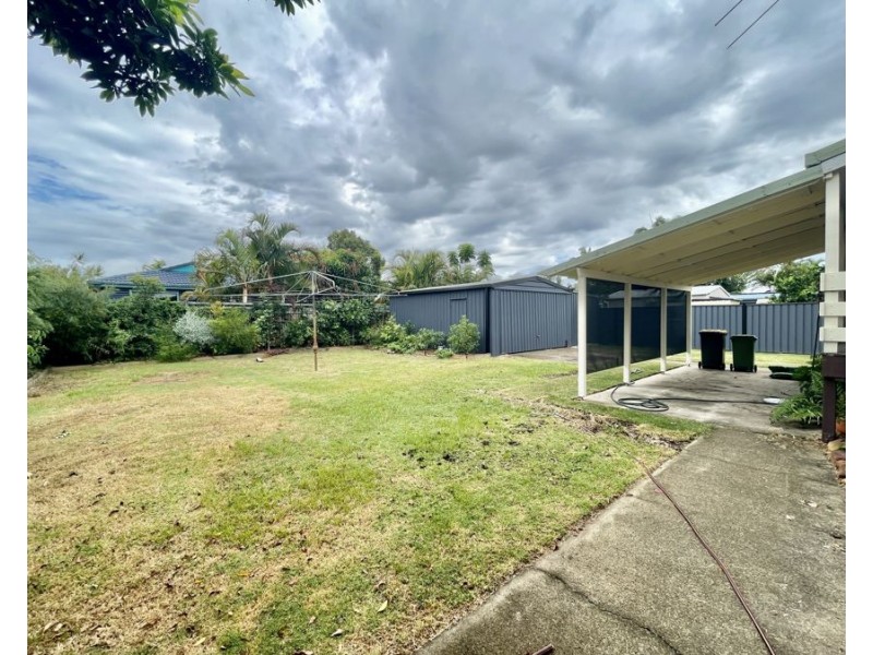 32 Trevor St, Beachmere QLD 4510