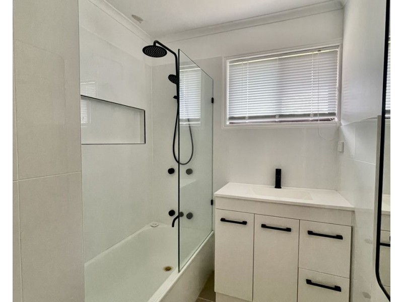 32 Trevor St, Beachmere QLD 4510