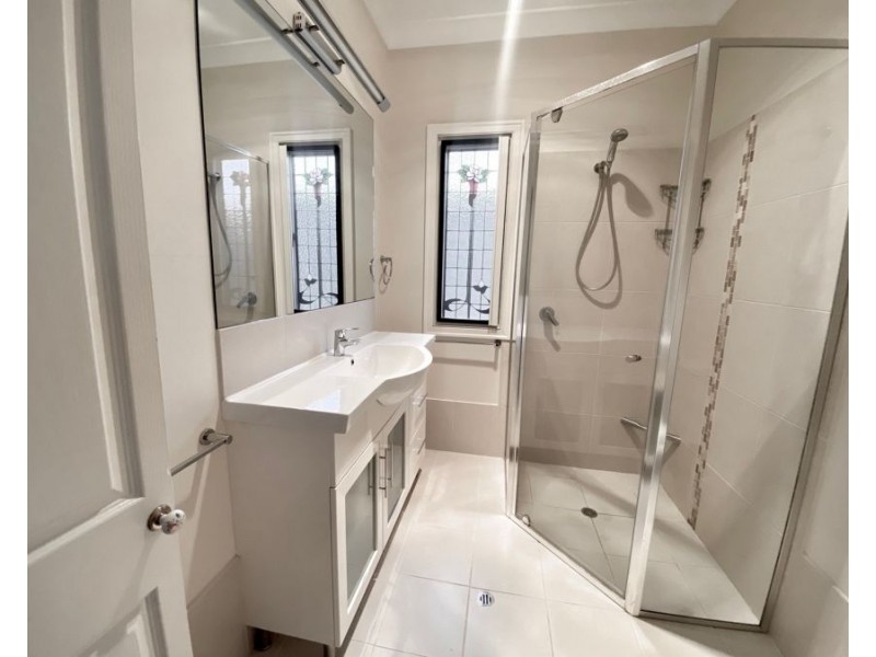 28 Albert Street, North Ipswich QLD 4305