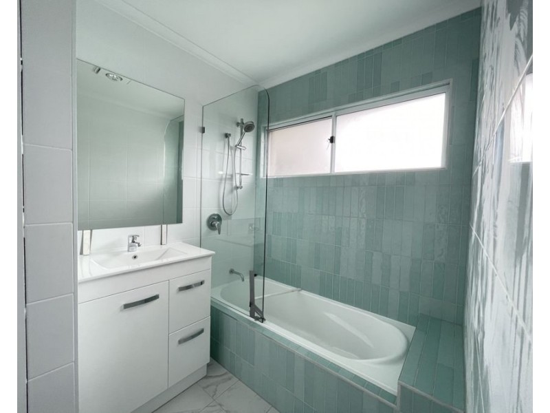 66 Aspinall Street, Leichhardt QLD 4305
