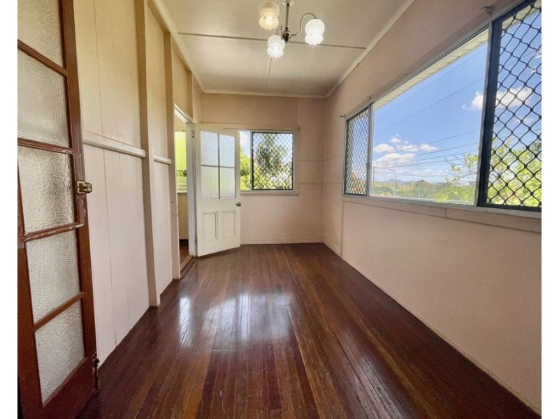 17 Pine Mountain Rd, North Ipswich QLD 4305