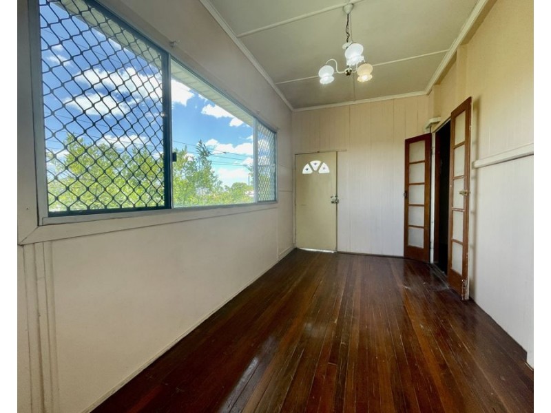 17 Pine Mountain Rd, North Ipswich QLD 4305