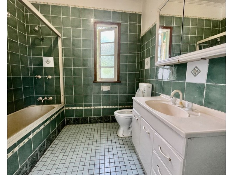 17 Pine Mountain Rd, North Ipswich QLD 4305