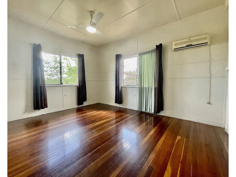 17 Pine Mountain Rd, North Ipswich QLD 4305