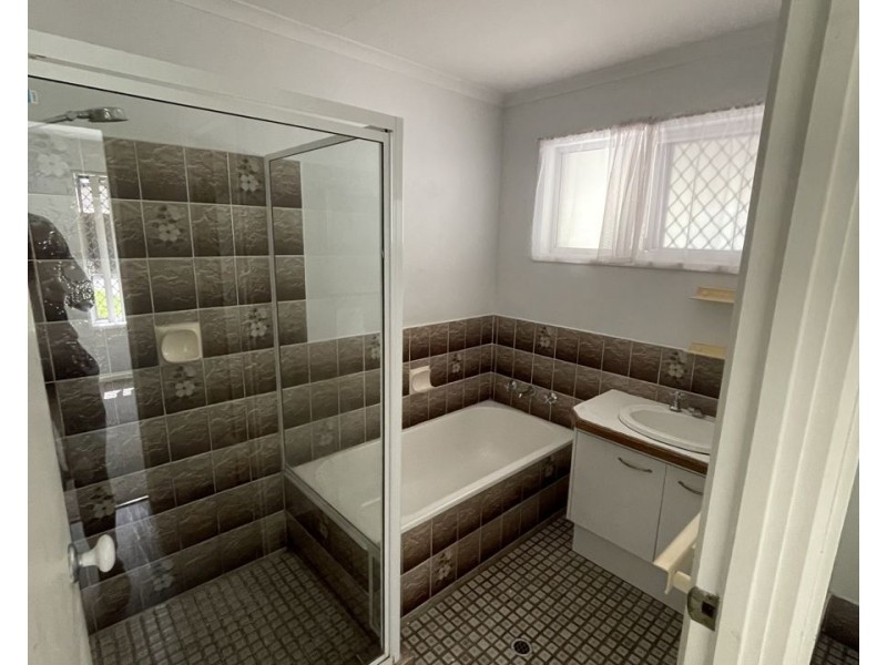 22A Charlotte St, Blackstone QLD 4304