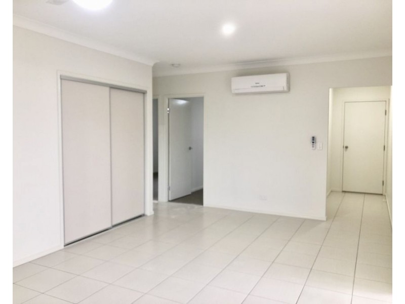 1/7 Simpatico Street, Ripley QLD 4306