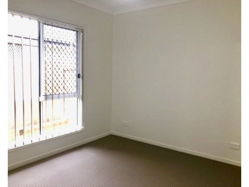 1/7 Simpatico Street, Ripley QLD 4306