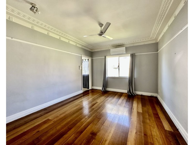 2 Marian St, Booval QLD 4304