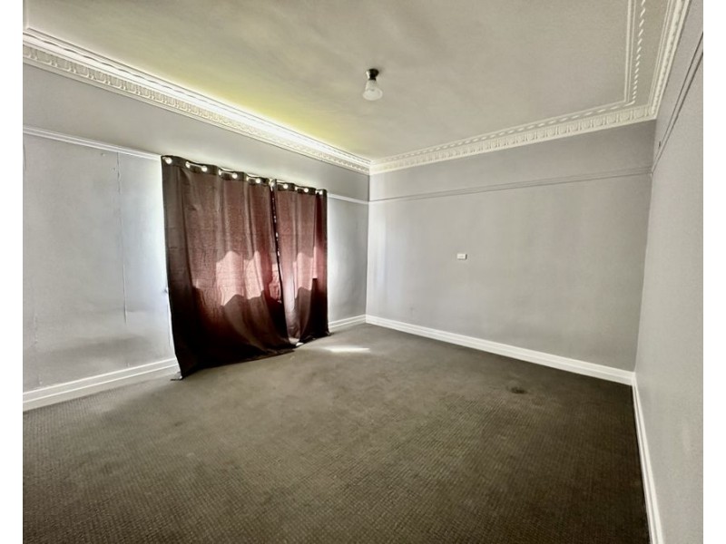 2 Marian St, Booval QLD 4304