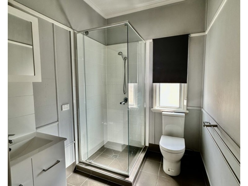 2 Marian St, Booval QLD 4304