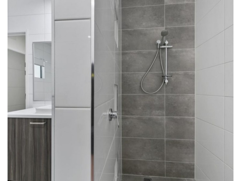 1B Forbes Pl, Collingwood Park QLD 4301