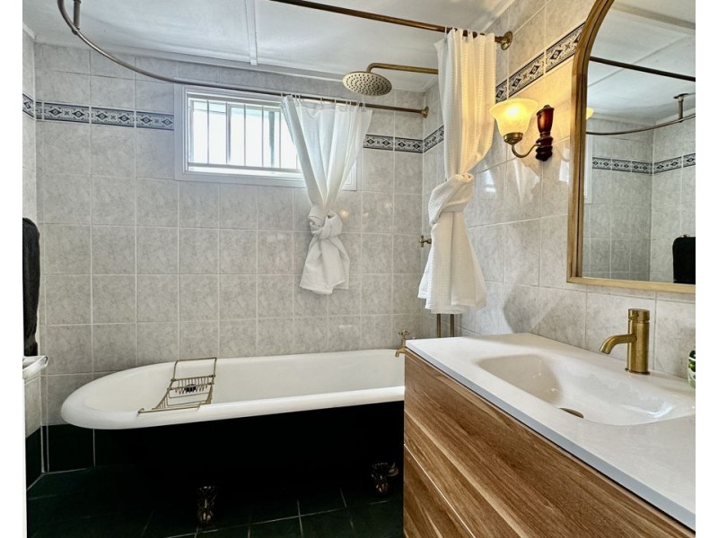 37 Harlin Rd, Coalfalls QLD 4305