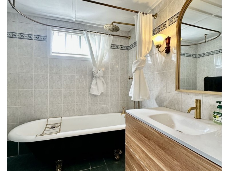 37 Harlin Rd, Coalfalls QLD 4305