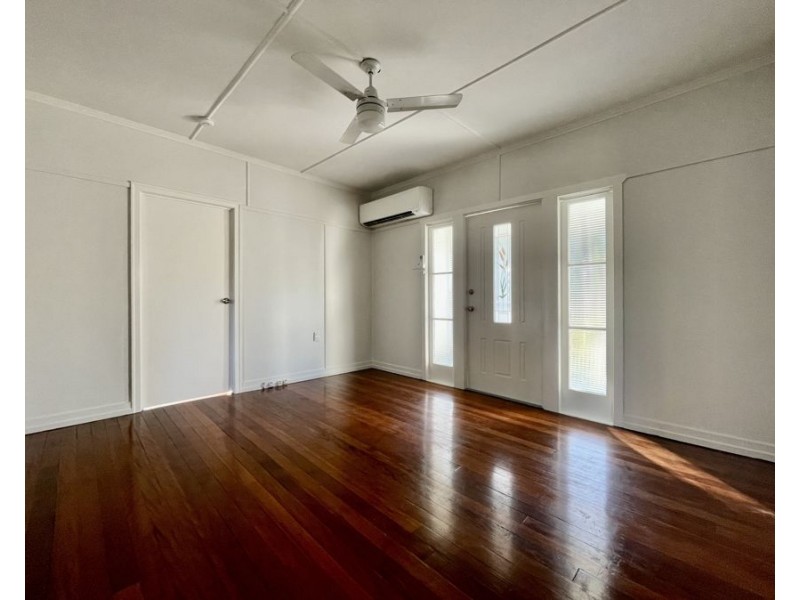 7 Queen Street, Newtown QLD 4305