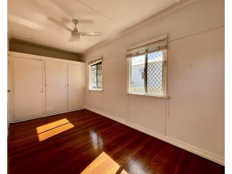 7 Queen Street, Newtown QLD 4305