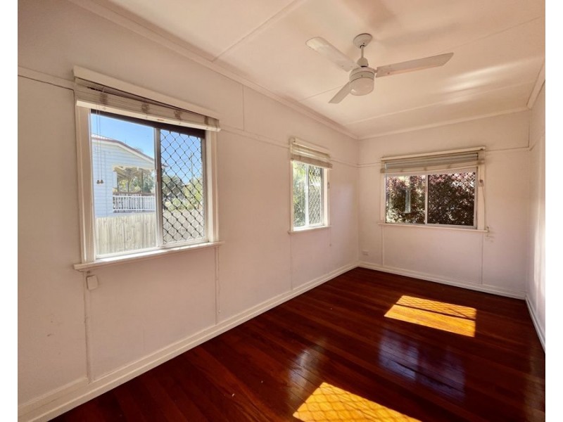 7 Queen Street, Newtown QLD 4305