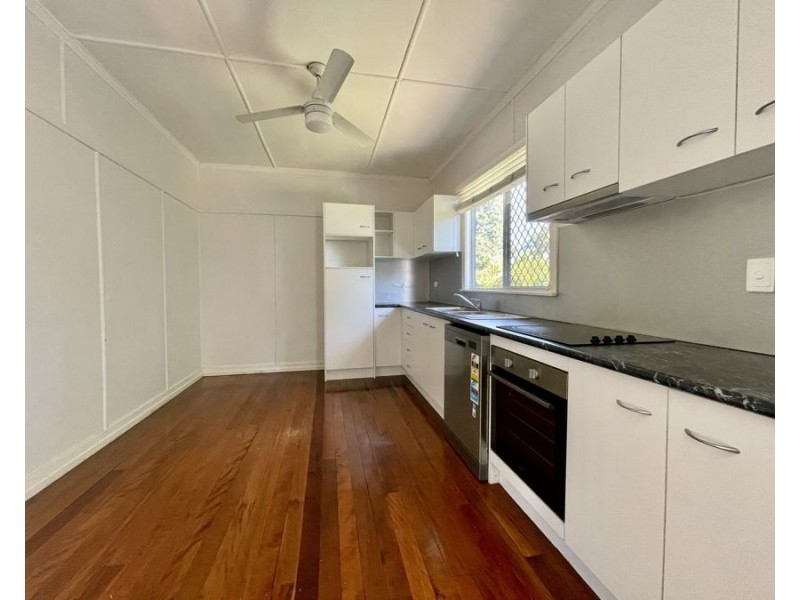 7 Queen Street, Newtown QLD 4305