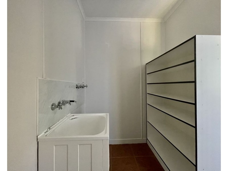 7 Queen Street, Newtown QLD 4305