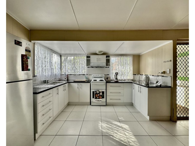 4 Feeney Lane, East Ipswich QLD 4305