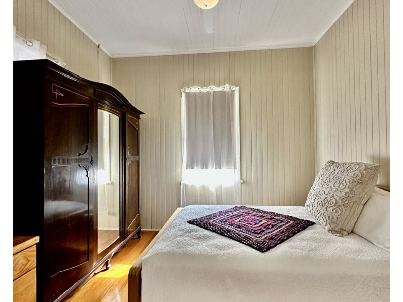 4 Feeney Lane, East Ipswich QLD 4305