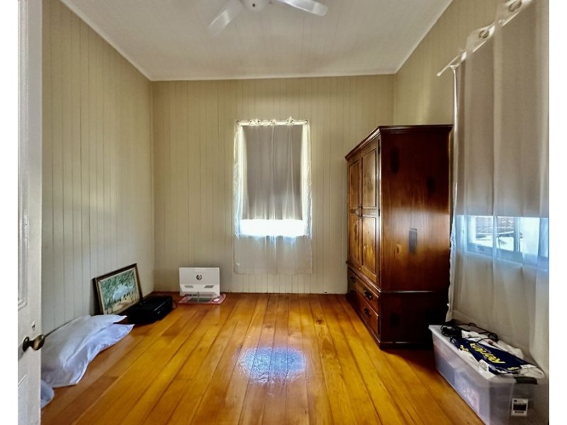 4 Feeney Lane, East Ipswich QLD 4305