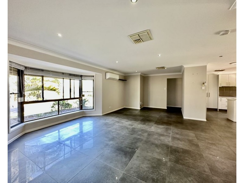 8 Bluegum Dr, Camira QLD 4300