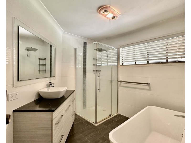 8 Bluegum Dr, Camira QLD 4300