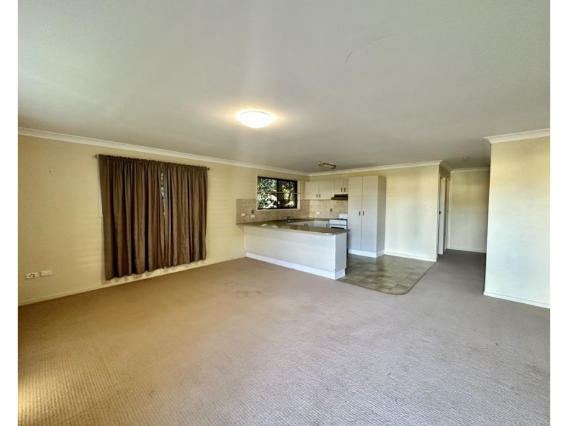 2/2 Belcher Drive, Glenvale QLD 4350