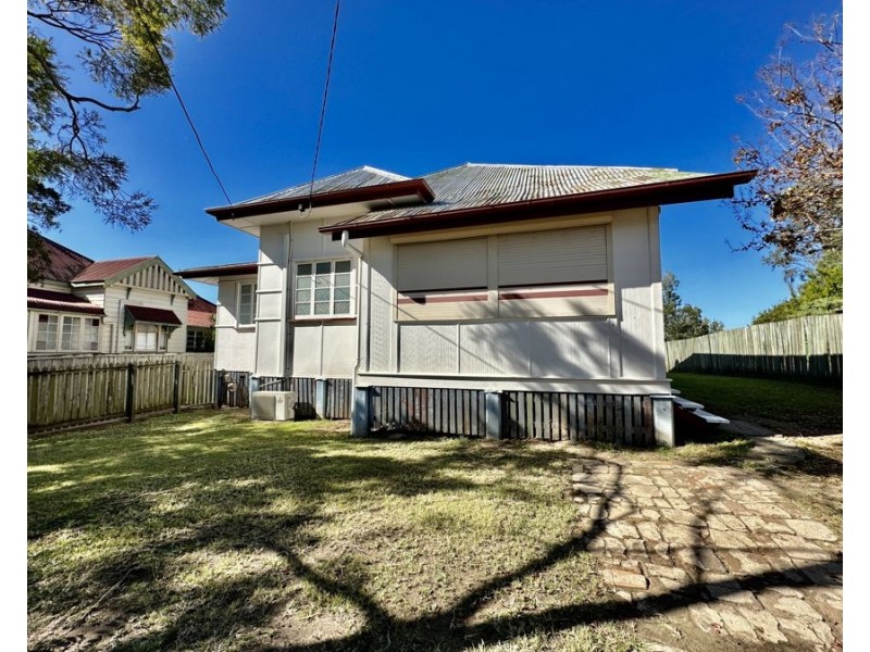 73 Downs St, North Ipswich QLD 4305