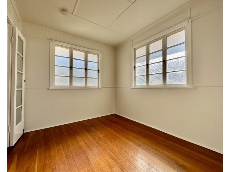 73 Downs St, North Ipswich QLD 4305