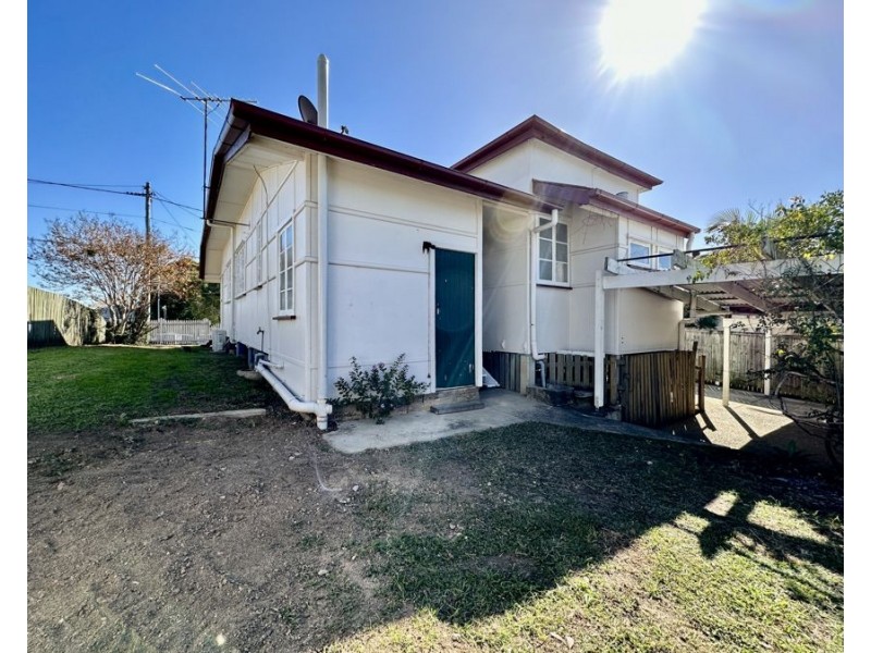 73 Downs St, North Ipswich QLD 4305