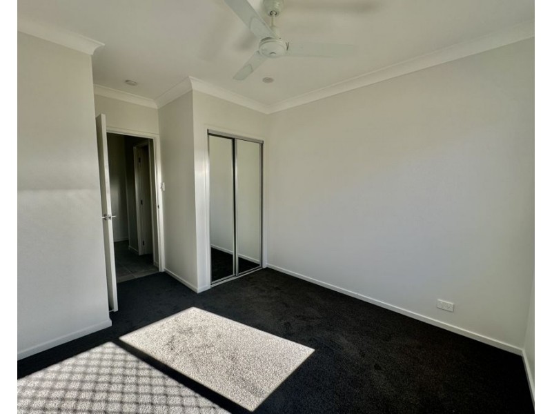 19 Bloomfield St, Pallara QLD 4110