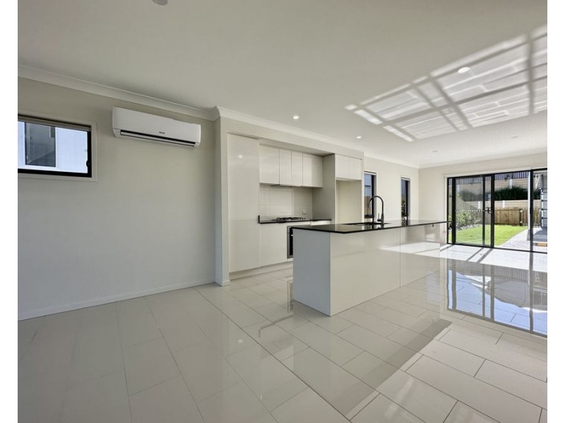 7 Loane Lane, Ripley QLD 4306