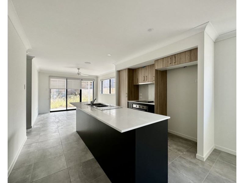 55 Dominique Way, Flinders View QLD 4305