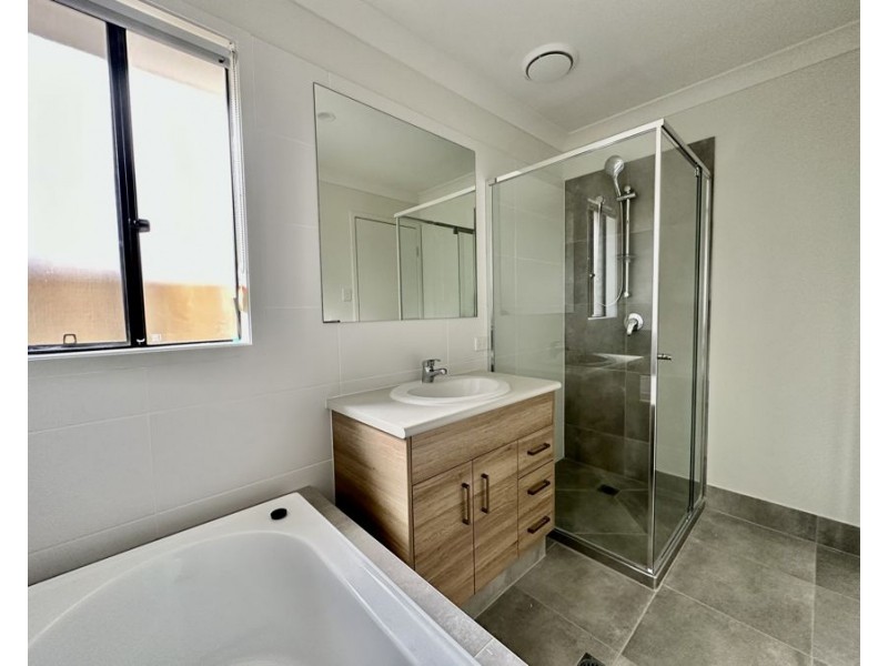 55 Dominique Way, Flinders View QLD 4305