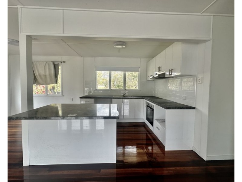 41 Clifton St, Booval QLD 4304