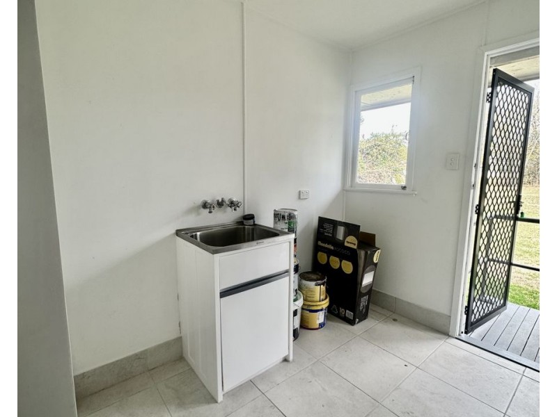 41 Clifton St, Booval QLD 4304
