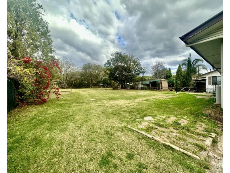 41 Clifton St, Booval QLD 4304