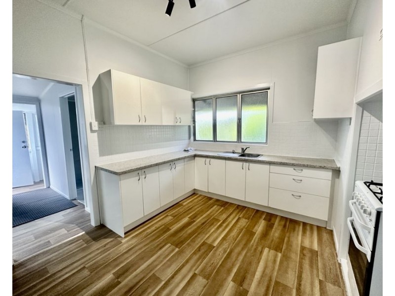 34 Warwick Rd, Ipswich QLD 4305