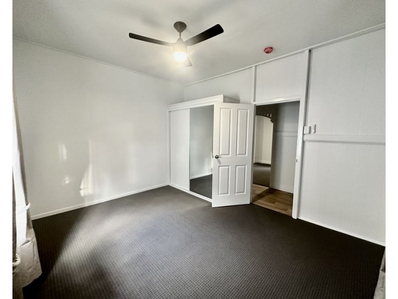 34 Warwick Rd, Ipswich QLD 4305