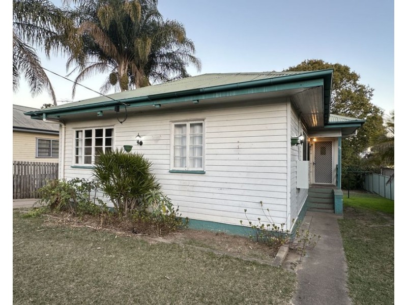 5 Samford Road, Leichhardt QLD 4305